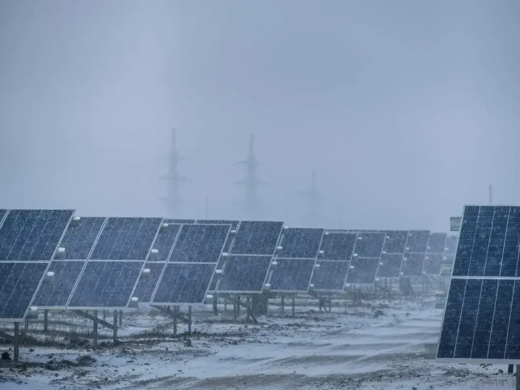 solar panels in bad weather