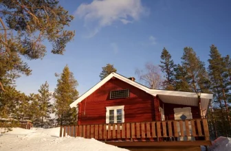 Cabin in the woods with the off-grid solar power system